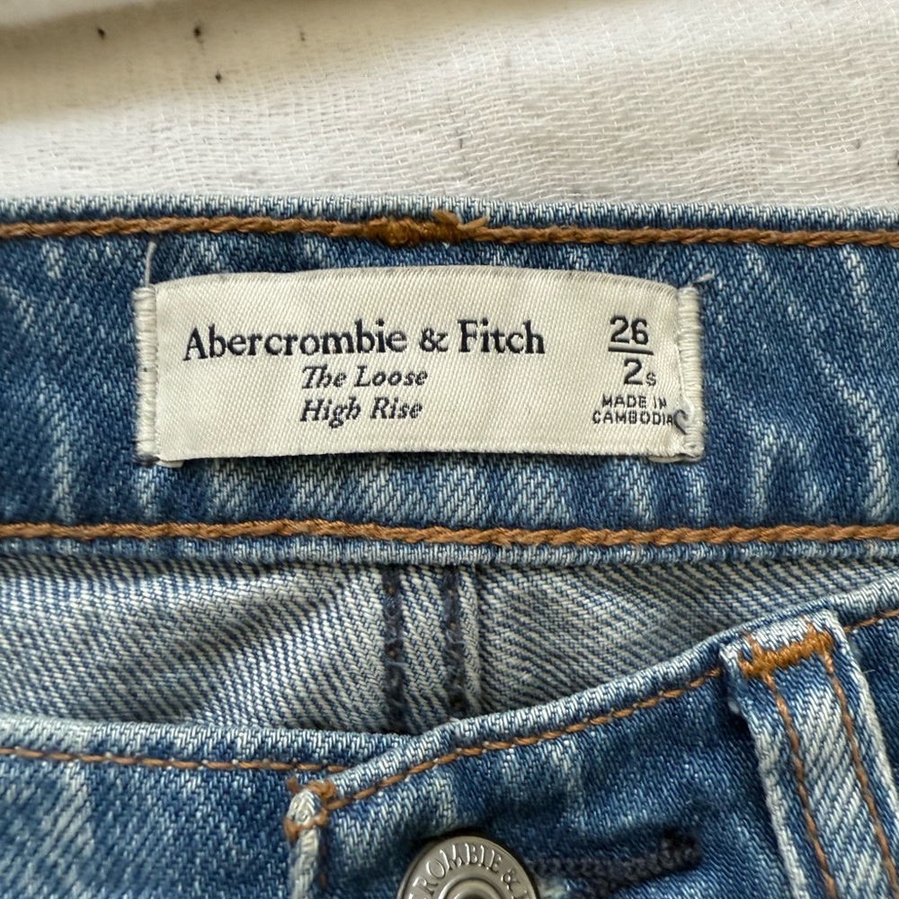 Abercrombie & Fitch Loose Women’s High Rise Jeans